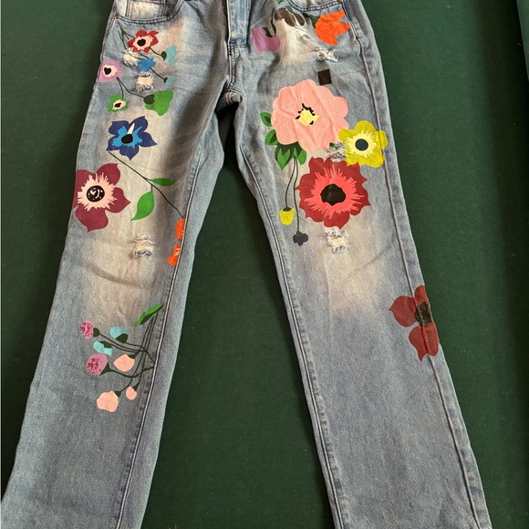 Miss look floral jeans sz Medium. Like new condition. - Picture 2 of 6
